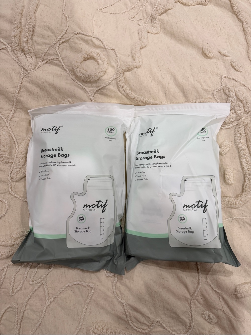 Motif Medical Breastmilk Storage Bags - Cream/White (100 Count)